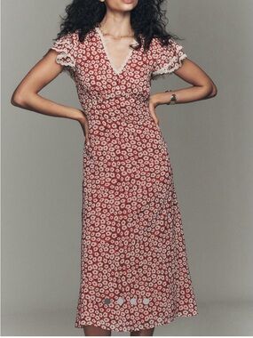 Exquise V-neck Flutter Sleeve Midi Dress